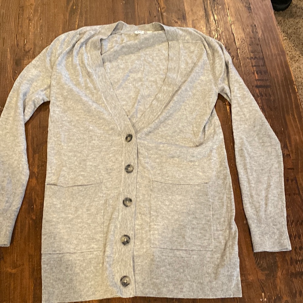 Gap grey  cardigan size xs